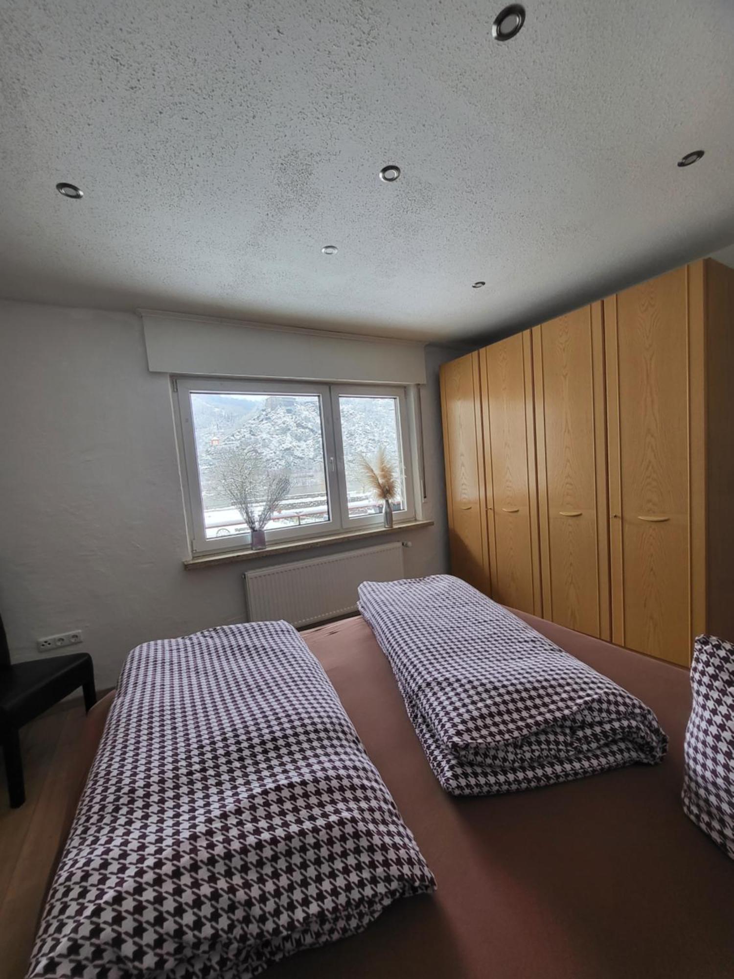Burgener Burgblick Appartement Burgen  Buitenkant foto